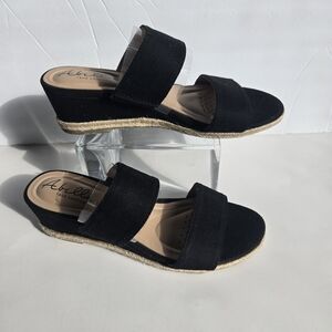 Abella Black Women's Sandals. Size 6